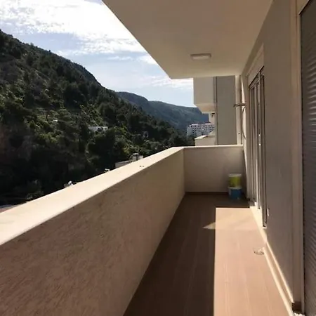 Lovely 3-rooms Unit In * Shëngjin